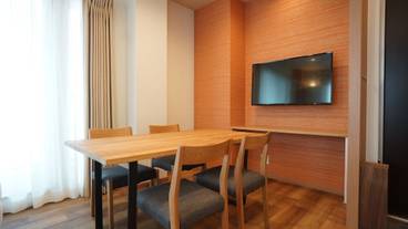 客室内のダイニングエリア / 23