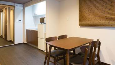 客室内のダイニングエリア / 25