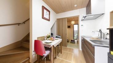 客室内のダイニングエリア / 7