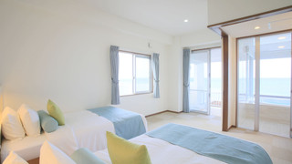 スタンダード ツインルーム ベッド (複数台) オーシャンフロント