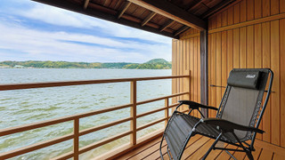 デラックス ダブルルーム バルコニー レイクビュー