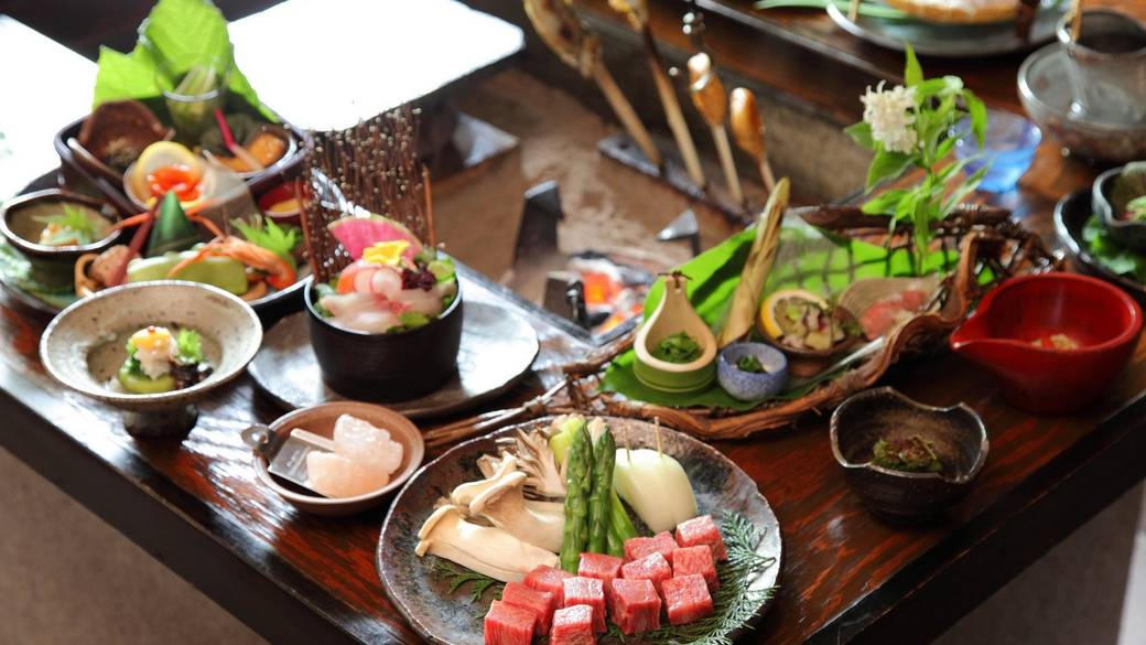 囲炉裏端での夕食 / 1