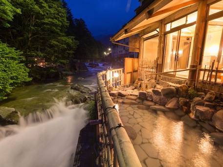 四万温泉 豊島屋 / 1
