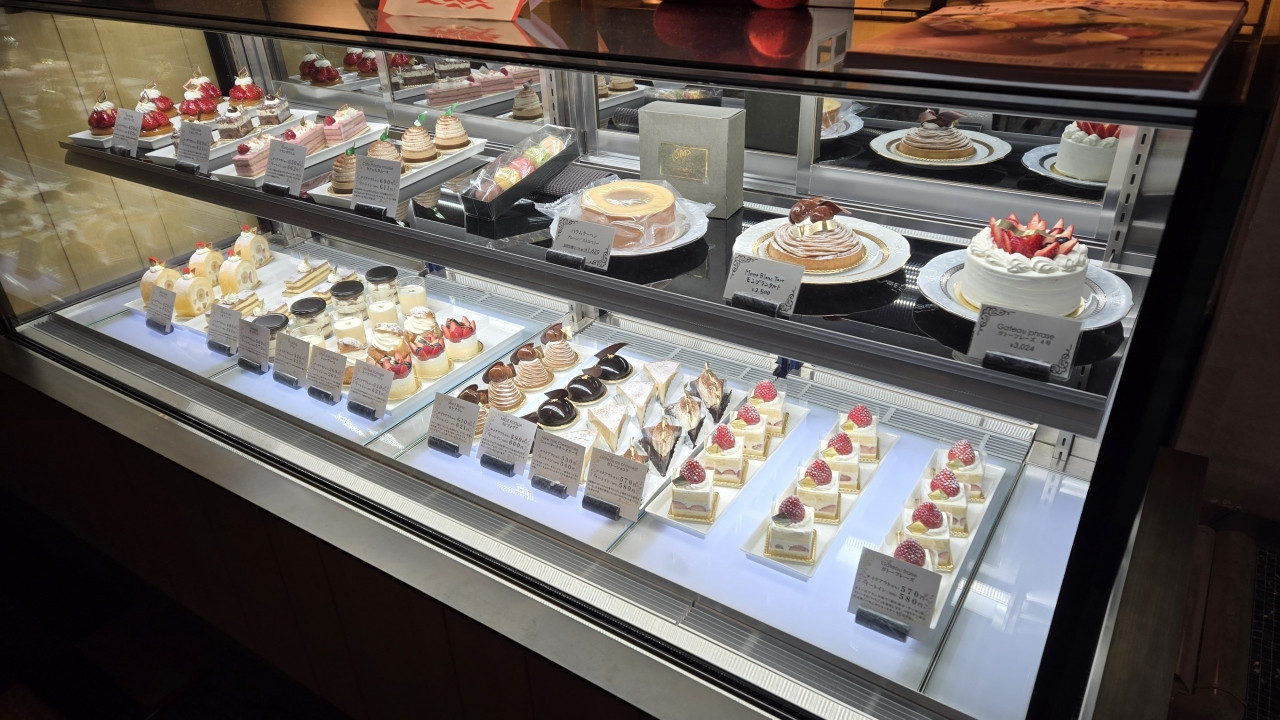 ホテルのミレフォリアのケーキ、宿泊者は10%OFF