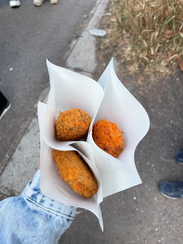 金賞コロッケ。ブラックペッパー効いててお酒に合う♡ / 2