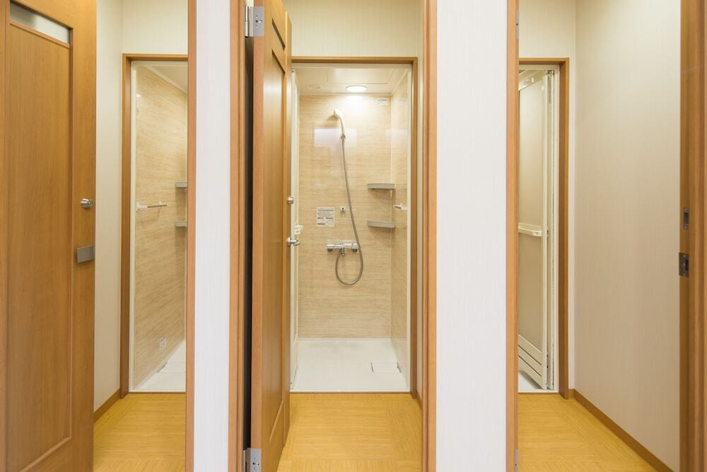 バスルームのシャワー