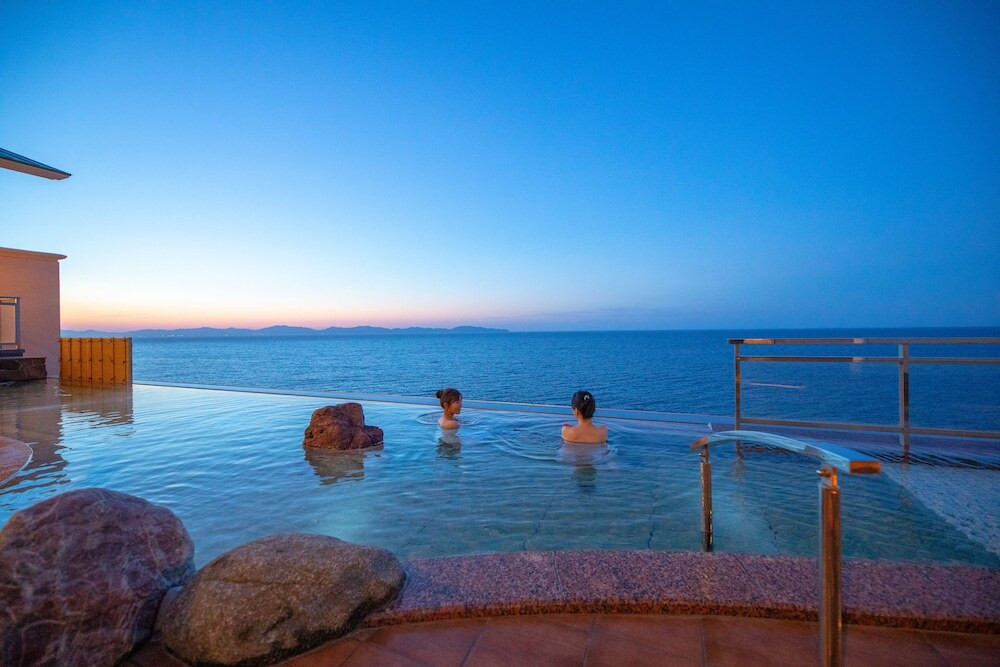 全室に温泉露天風呂♡日本海を目の前に非日常感を満喫できるリゾートホテル3459019
