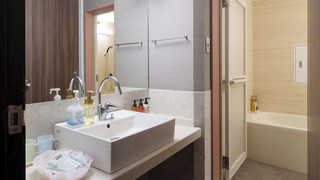 [リバービュー]モデレート和室10畳+広縁(38sqm)