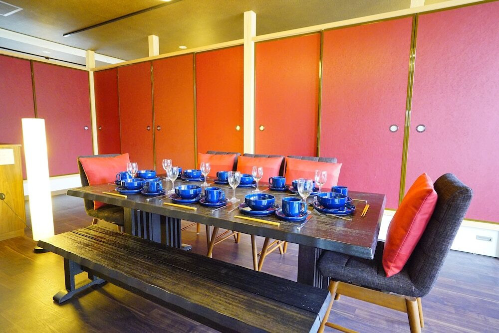 客室内のダイニングエリア