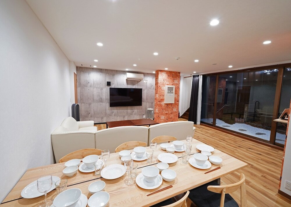 客室内のダイニングエリア