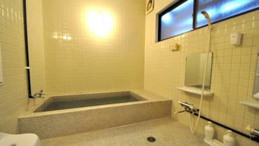 屋内スパ浴槽 / 1