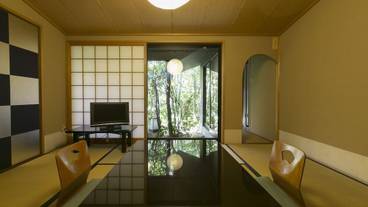 客室内のダイニングエリア / 7