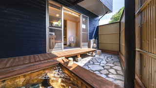 露天風呂つき和室 (ダブルベッド2台)