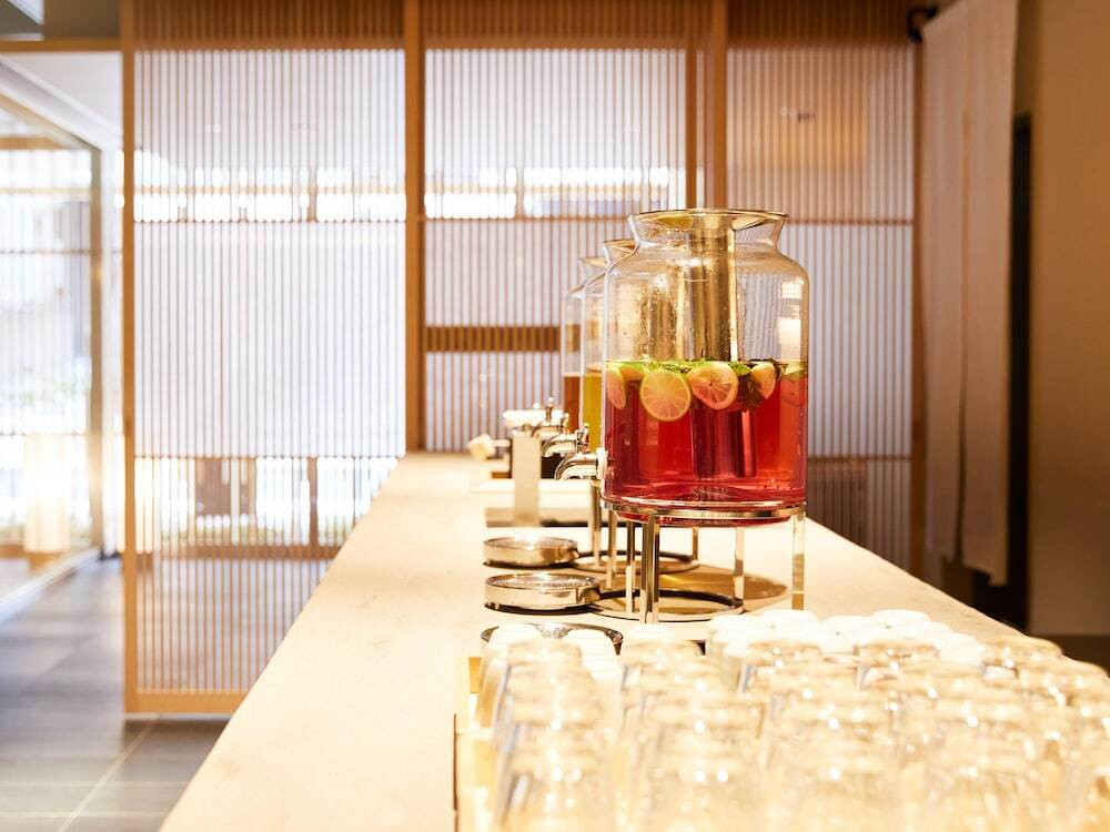 ラウンジサービス②