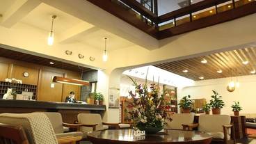 ロビーラウンジ / 8