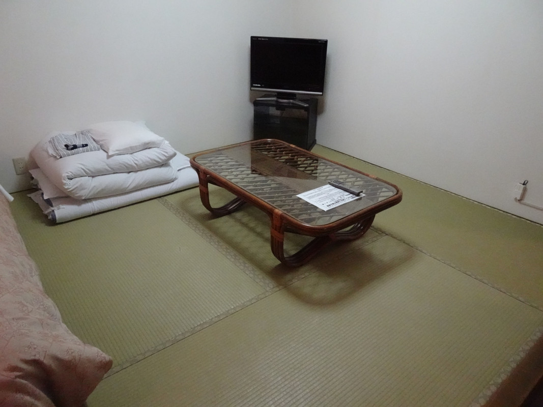 畳もあり、自重筋トレやストレッチに便利