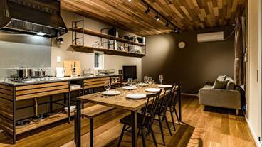 客室内のダイニングエリア / 8