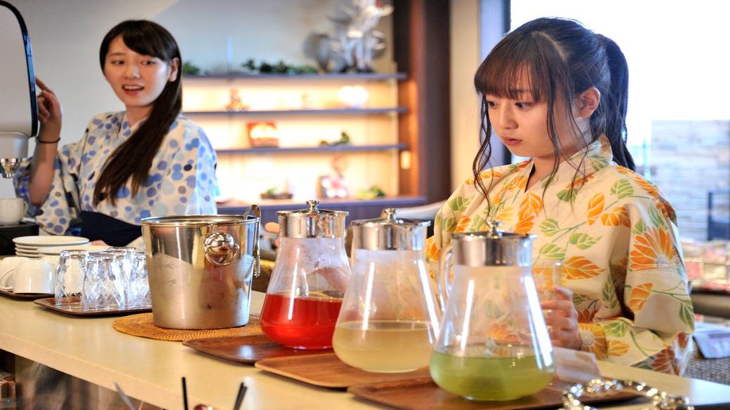 ラウンジのフリードリンク / 2