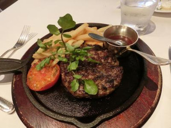 贅沢プール遊びのあとは…「ザ・ステーキハウス」1201592