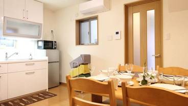 客室内のダイニングエリア / 24