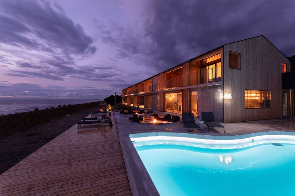 広がる海や空、波の音を全身で感じるリゾートホテル4022785