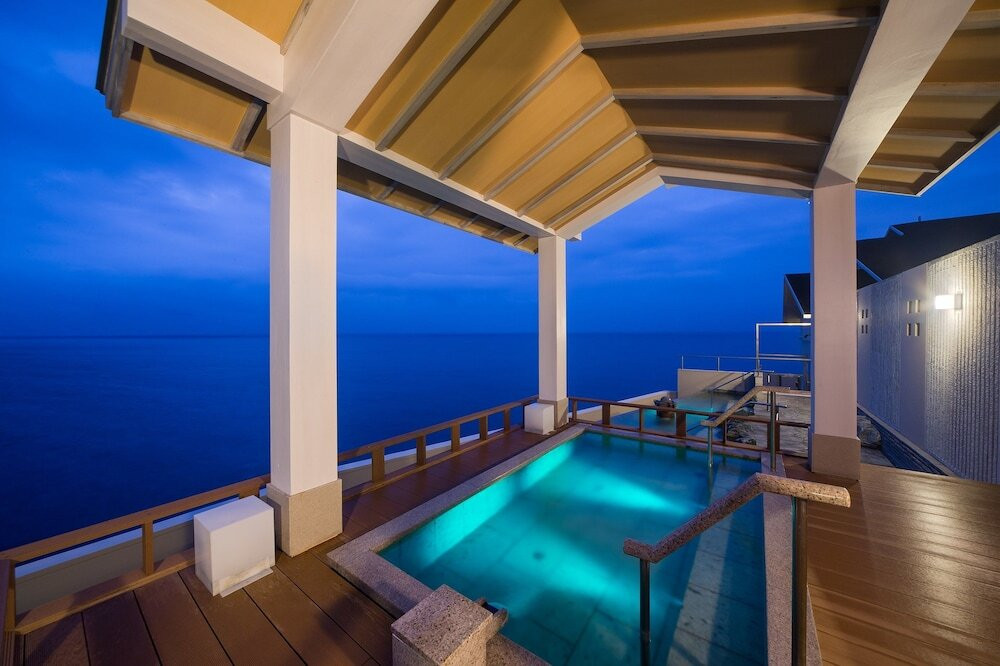 16の湯船で湯めぐり！絶景露天温泉では270度の大パノラマを4758759