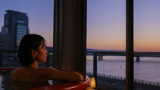 [湖側] 23年3月リニューアル - 4階·展望風呂付きツインルーム 禁煙