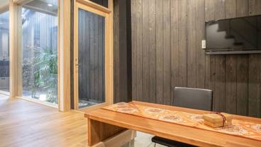 客室内のダイニングエリア / 9