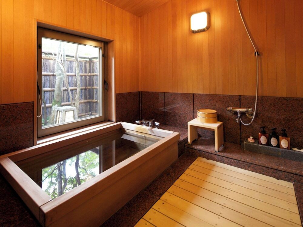 和洋室・和室の檜風呂一例