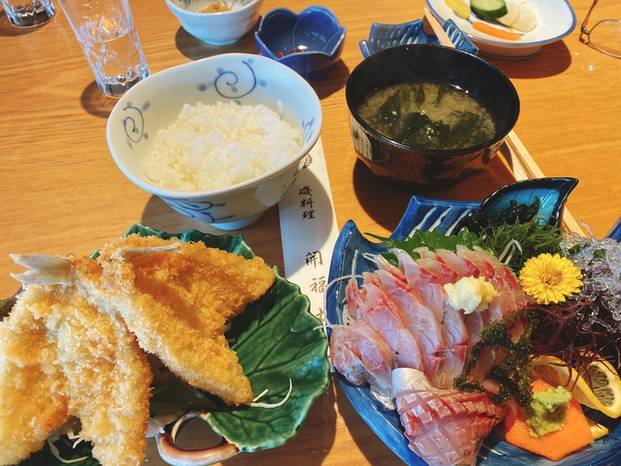 伊豆の海の幸を食す
アジ＆お刺身定食 / 1
