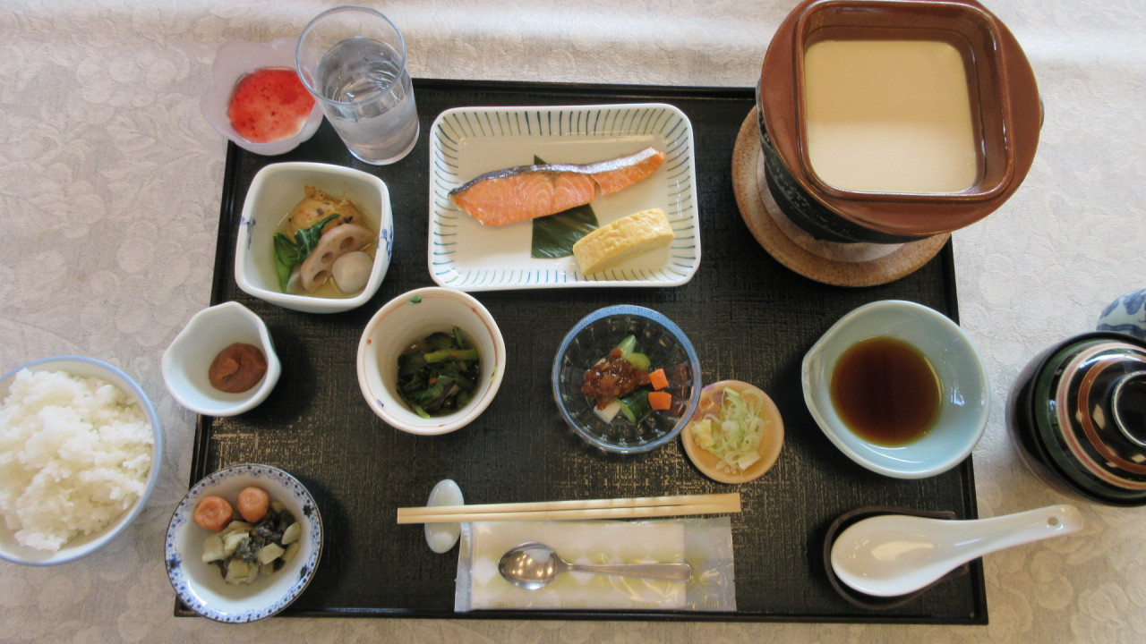 朝食