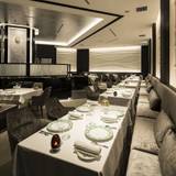 フレンチレストランの内観 / 2