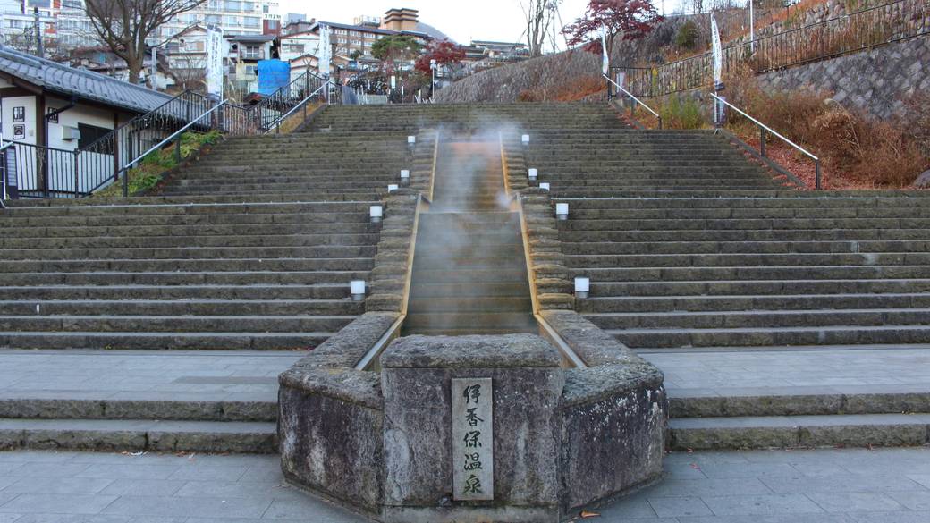 伊香保の温泉街で
ご当地グルメ食べ歩き / 2