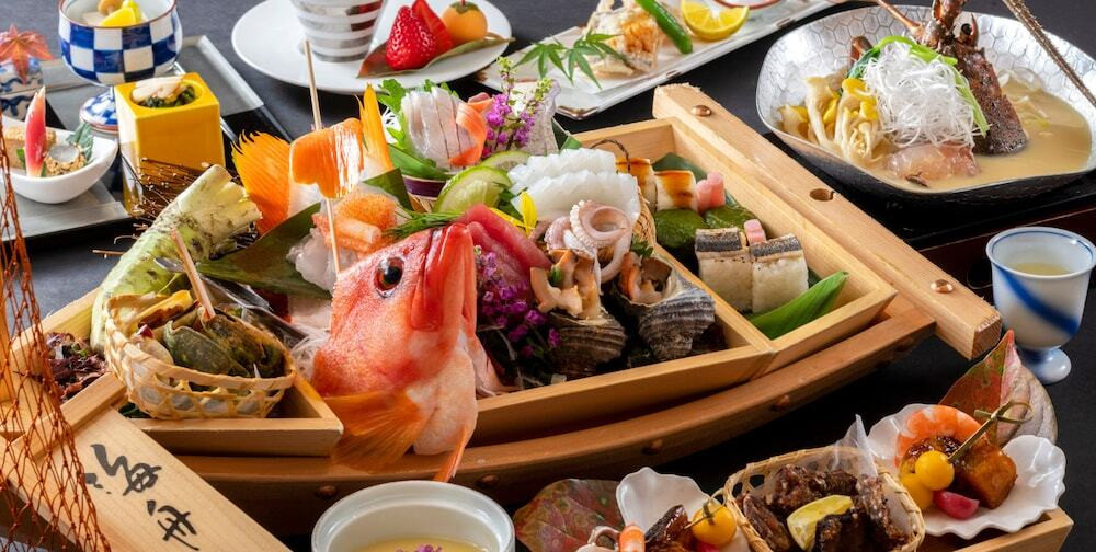 「岬の宿」でクエ料理に舌鼓。白浜唯一の混浴露天風呂も♪4231091