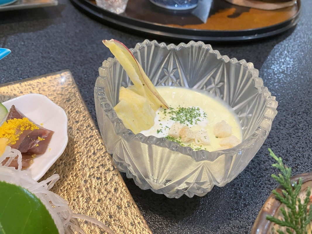 さつまいもの冷たいスープが美味。