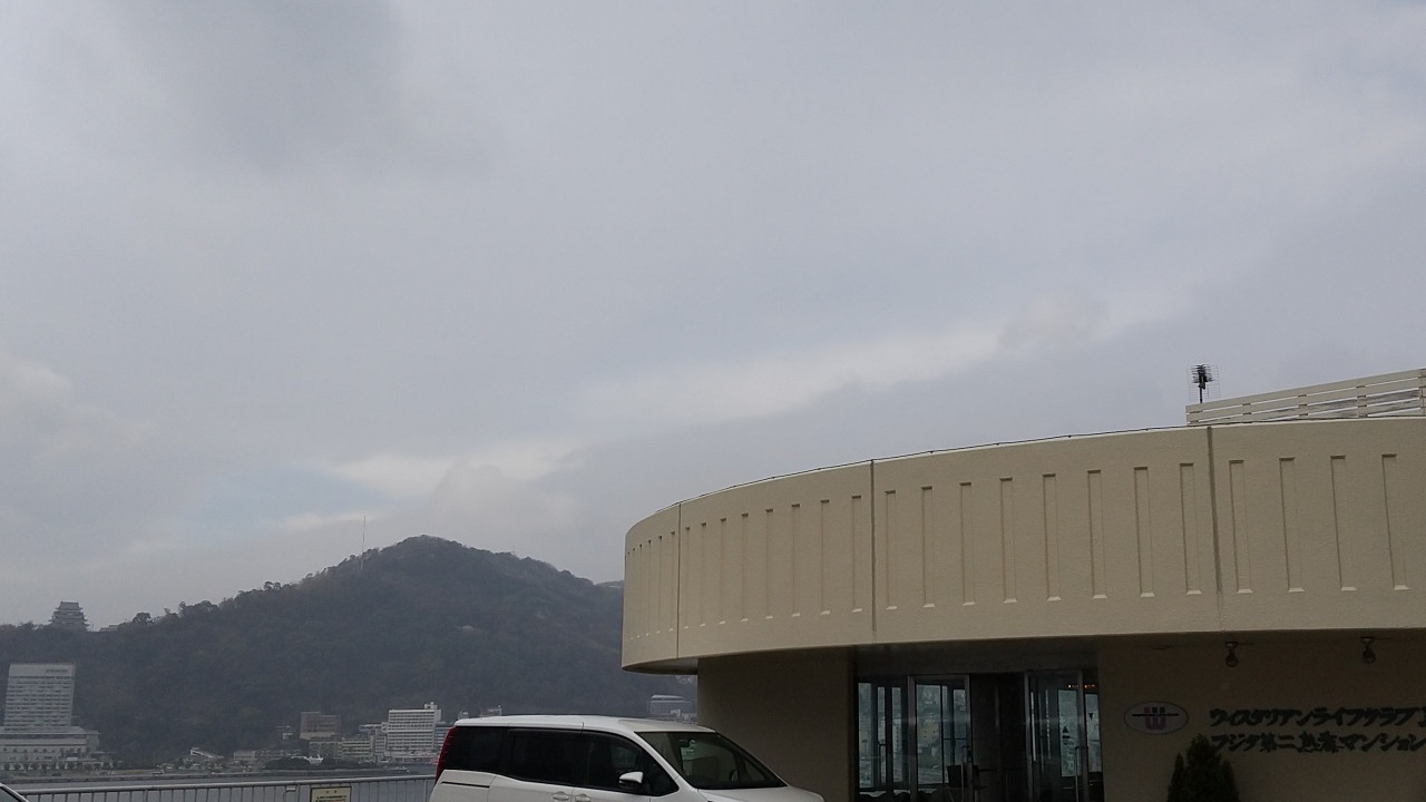 熱海城を望む７階にある玄関