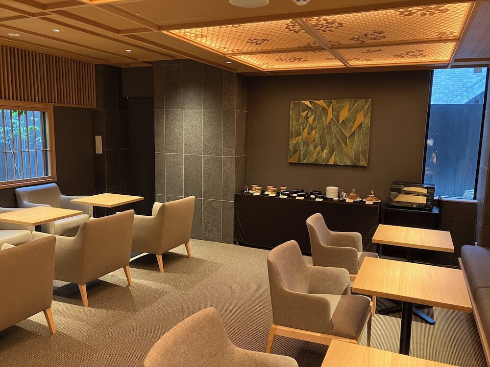ラウンジ