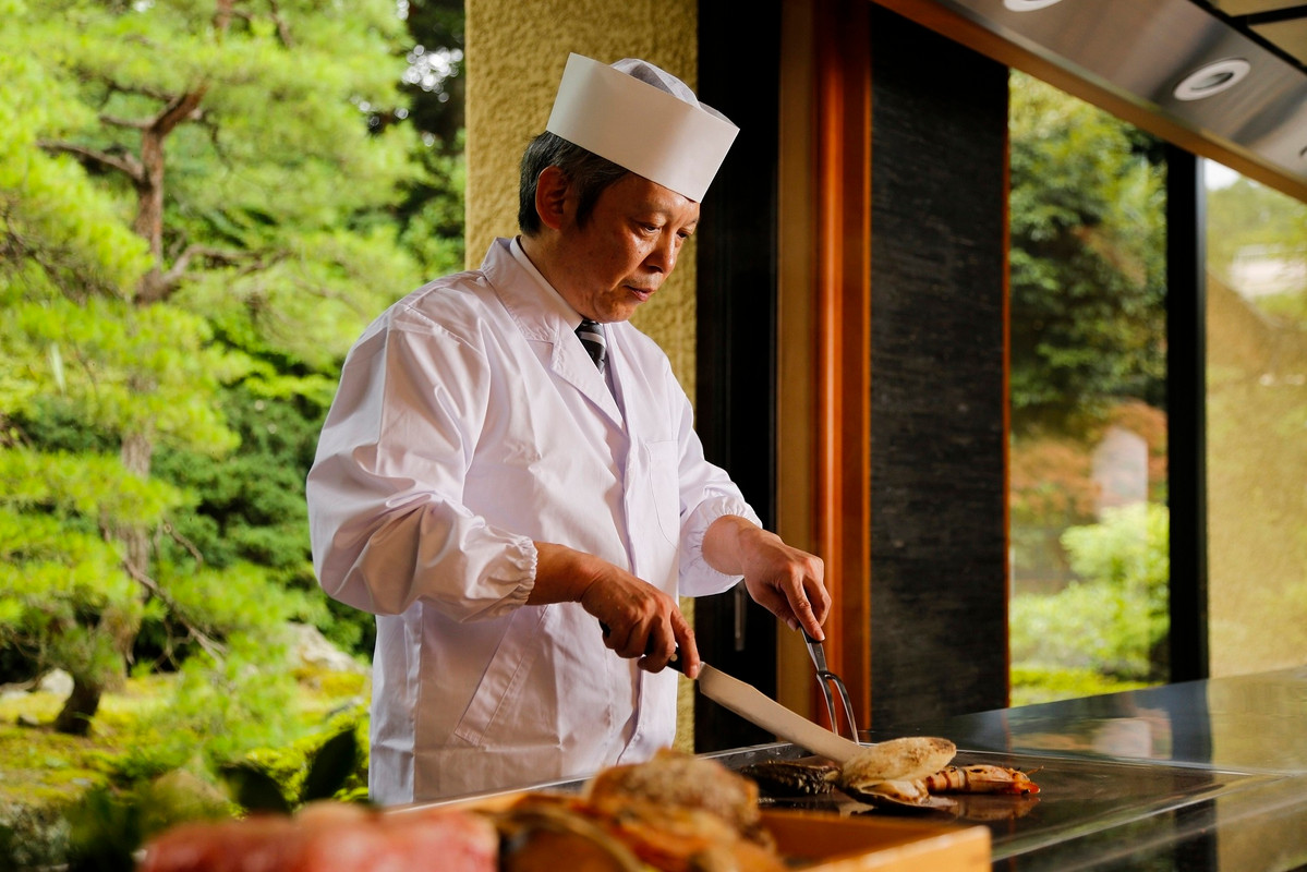 鉄板カウンター 割烹