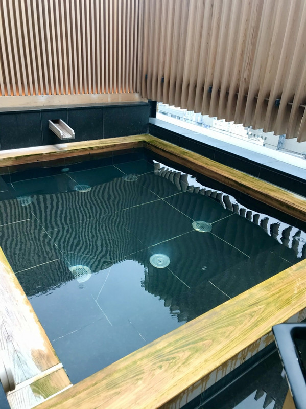 露天風呂は温泉です