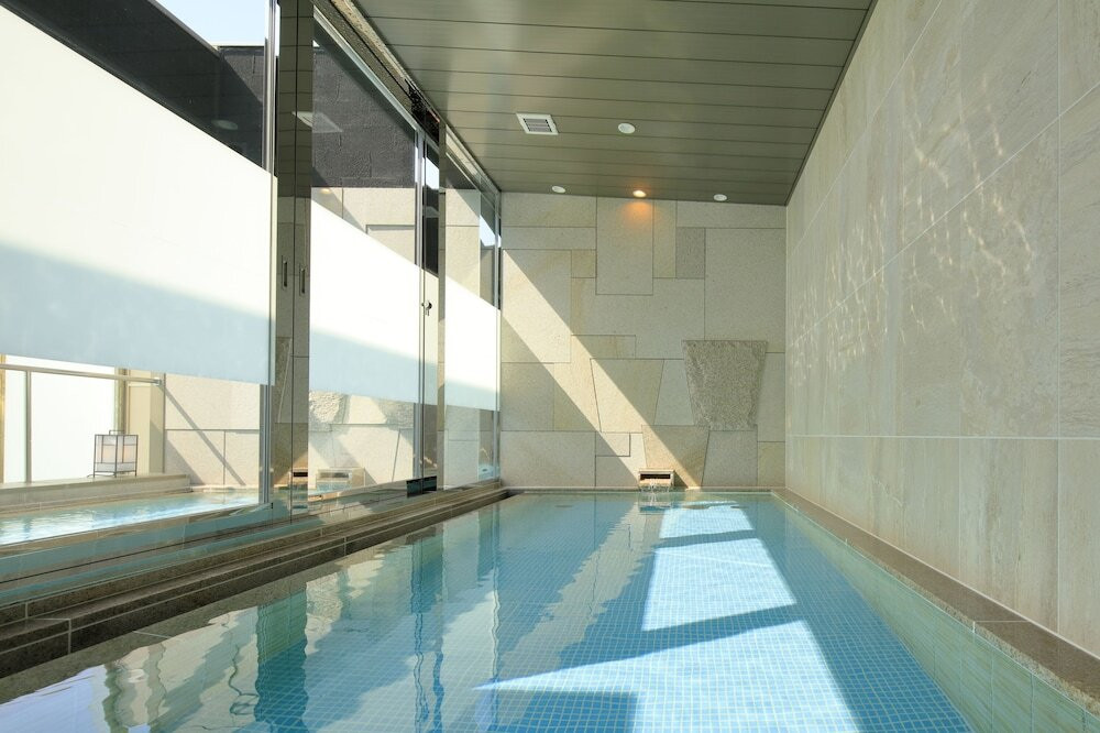 ロビーから神戸を一望に、大浴場もあるハイクラスビジネスホテル4005333