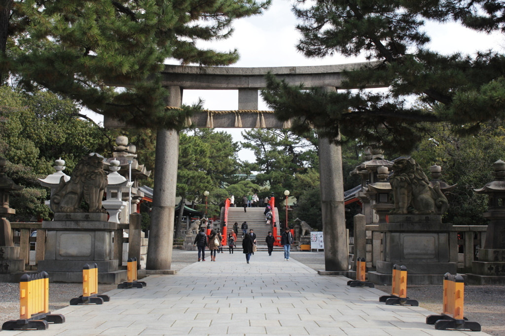 ２．朱塗りの雅なお社に良縁を祈る「住吉大社」2167386