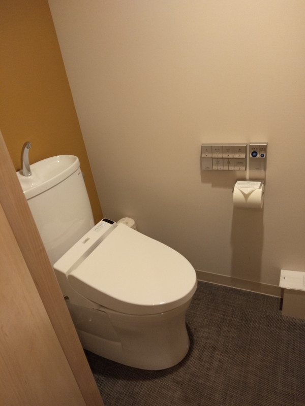 トイレは独立です