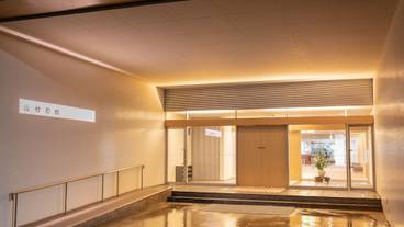 内部エントランス / 2