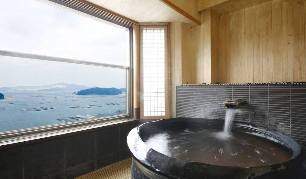 優美な海を望み
穏やかに過ごす鳥羽の旅 / 1