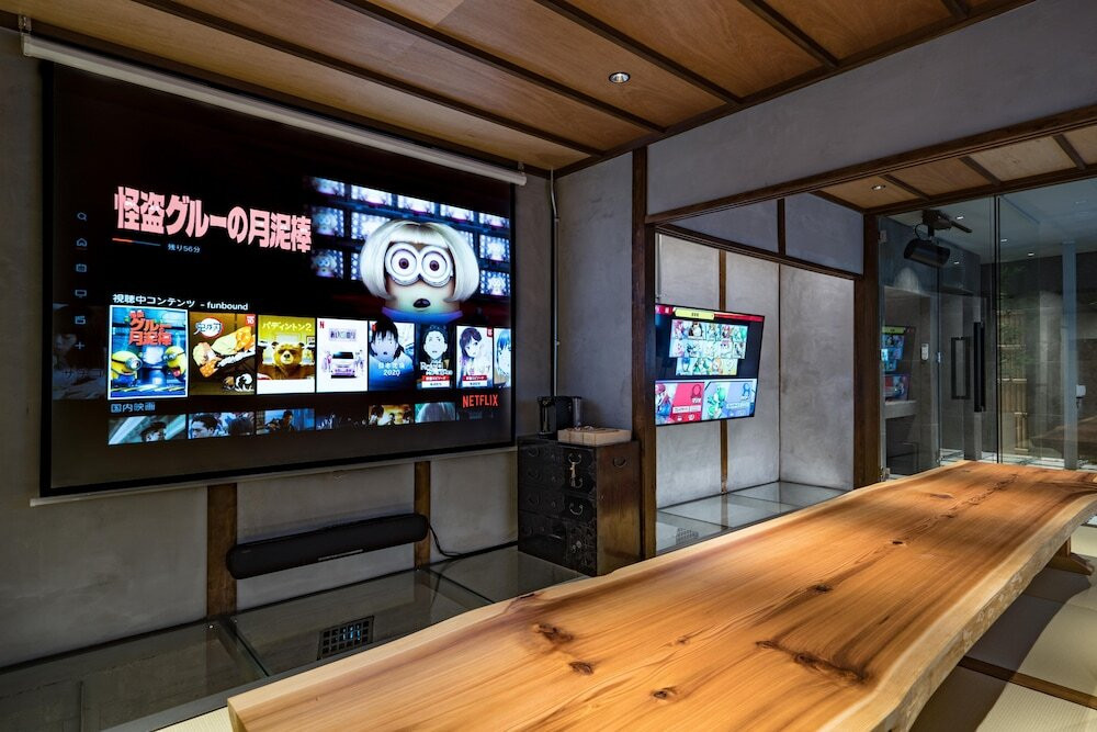 客室内のダイニングエリア