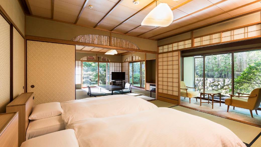 情緒たっぷり
純和風の客室へ / 2