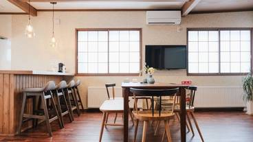 客室内のダイニングエリア / 9