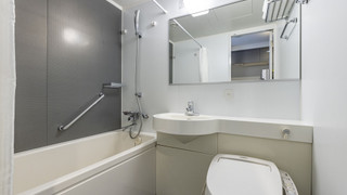 Moderate Semi-Double Room for 2 people / Washer-Dryer