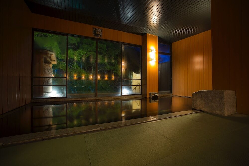 信州の景色が楽しめる「絶景大浴場・畳風呂」4236828