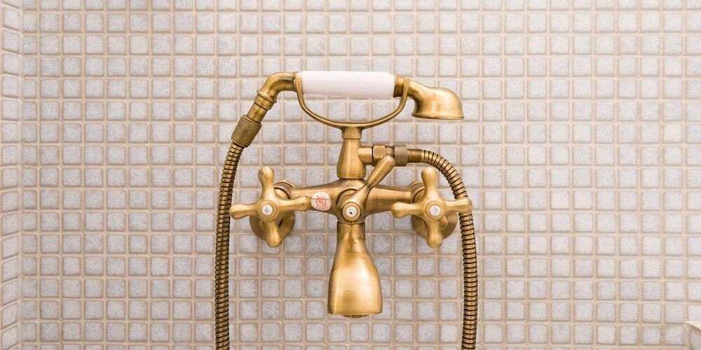 バスルームのシャワー